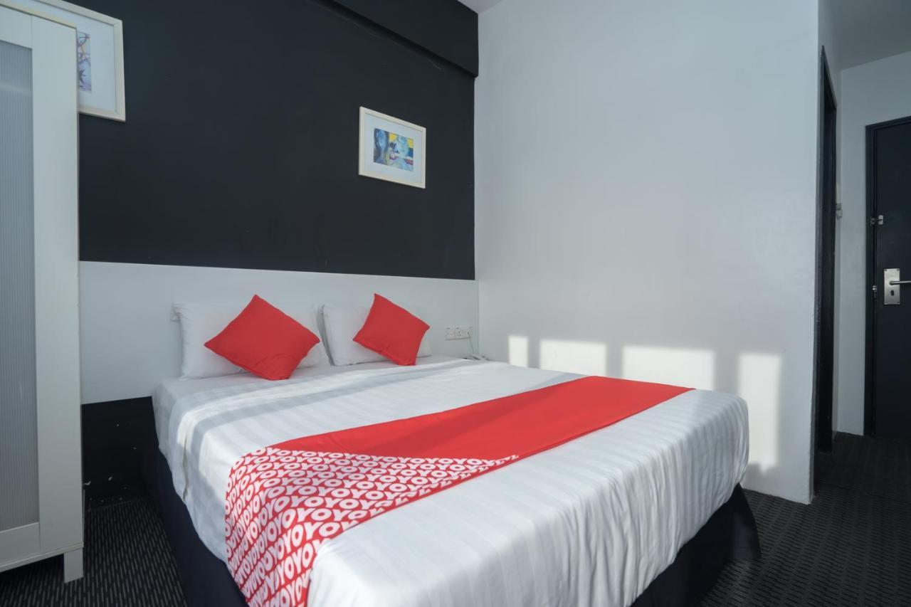 Capital O Ridel Hotel Кота Бару Екстериор снимка