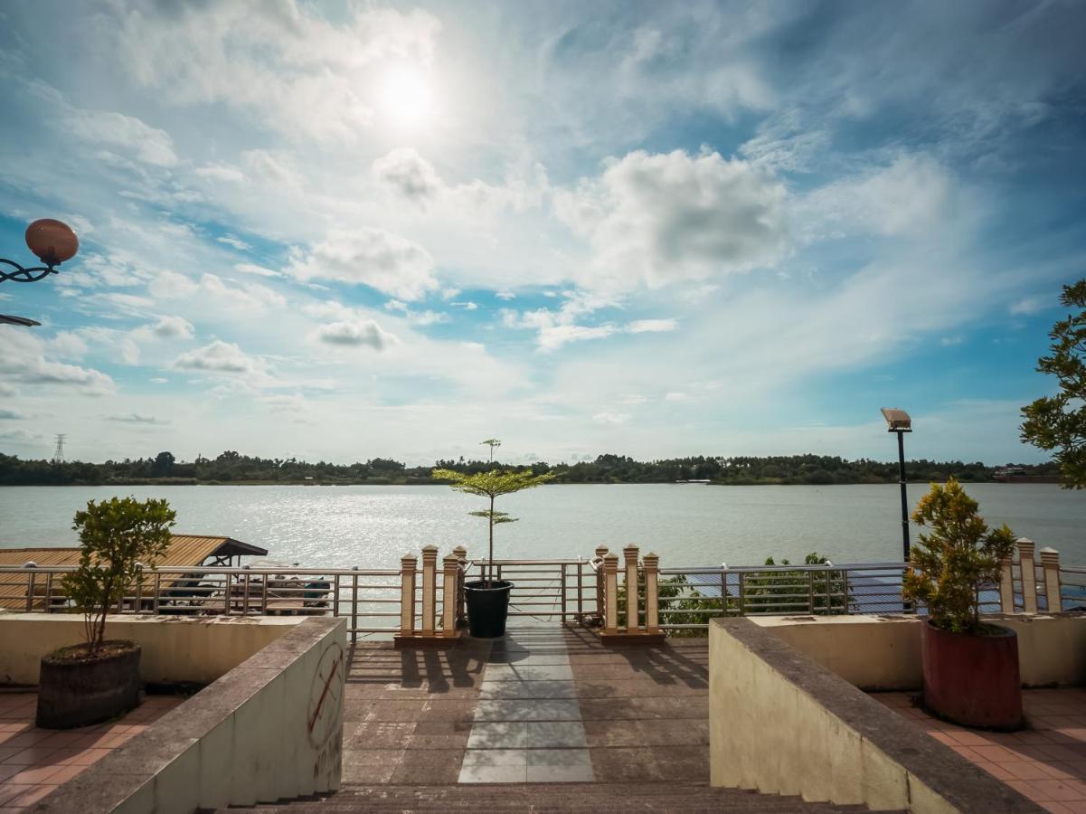Capital O Ridel Hotel Кота Бару Екстериор снимка